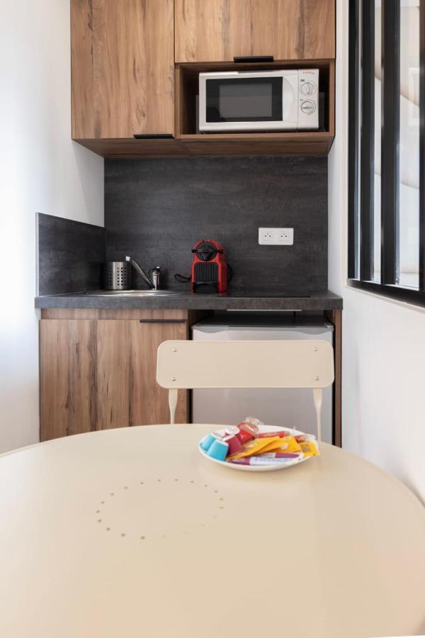 Amazing Apartment Under The Roof In Paris 8Th Zewnętrze zdjęcie