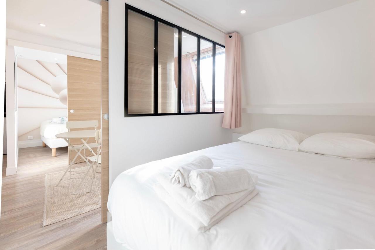 Amazing Apartment Under The Roof In Paris 8Th Zewnętrze zdjęcie